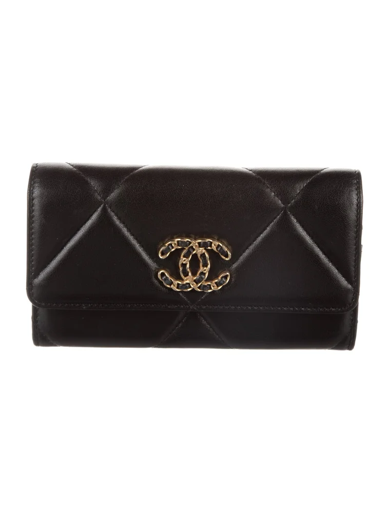 2022 19 Flap Continental Wallet