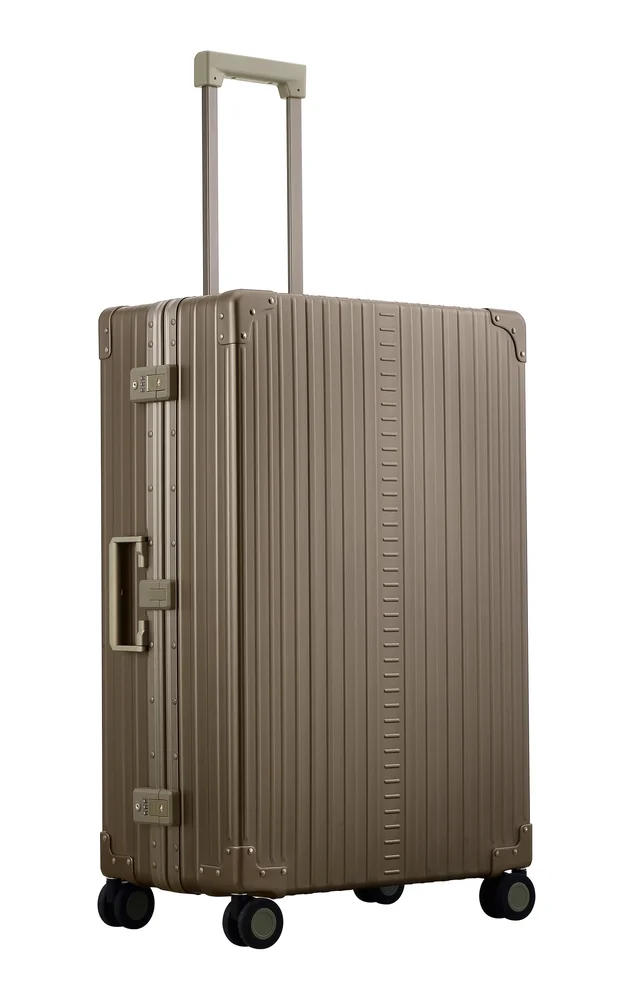 30" Macro Traveler Checked