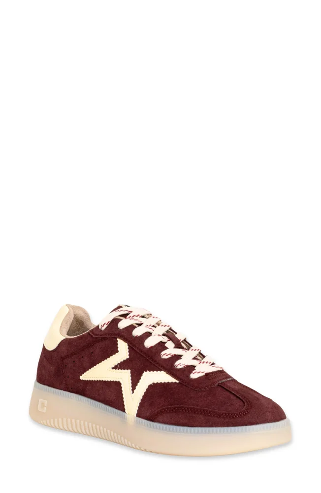 Peaches Sneaker