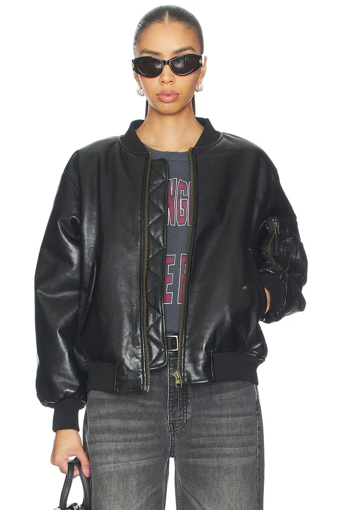 Leon Bomber