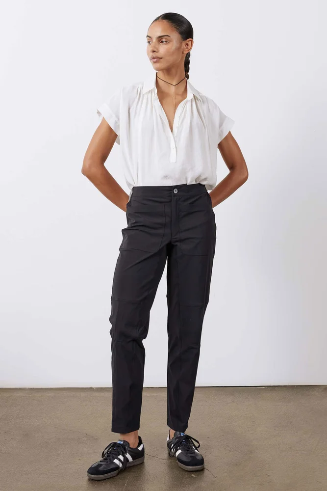 The Petite Everlasting Slim Pants