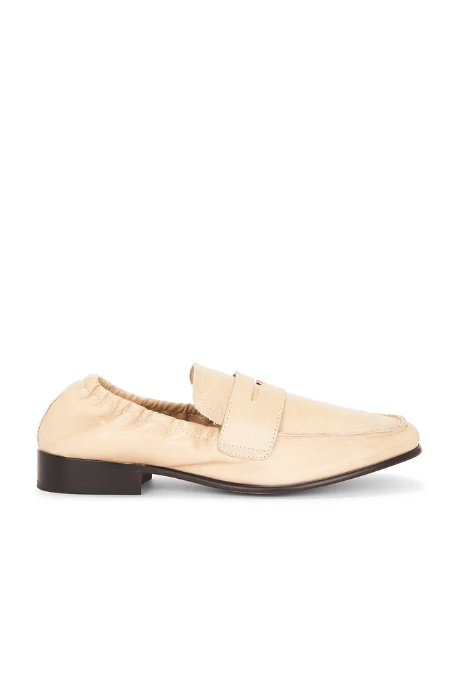 Gloria Loafer
