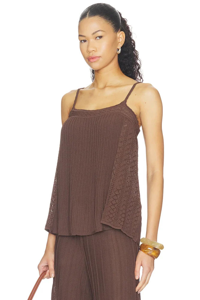 Nika Top