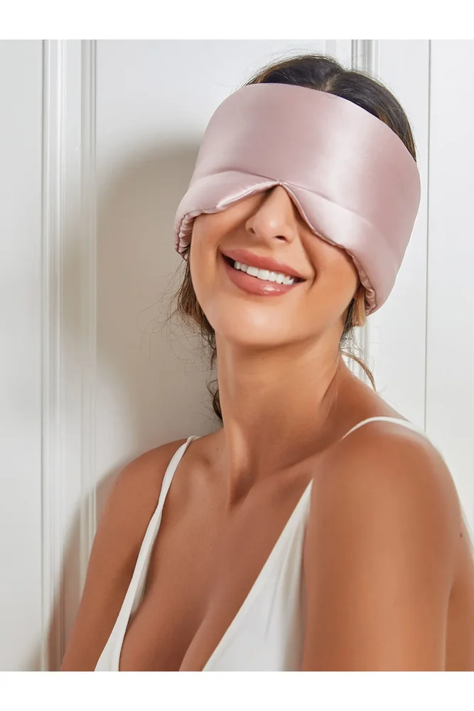 Elegant One Piece Silk Sleep Eye Mask (Light Pink)