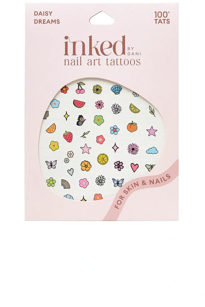 Daisy Dreams Nail Art