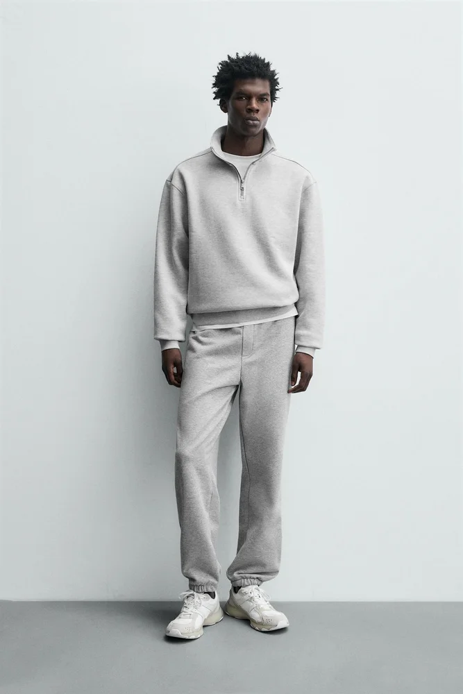 BASIC QUARTER-ZIP SWEATSHIRT