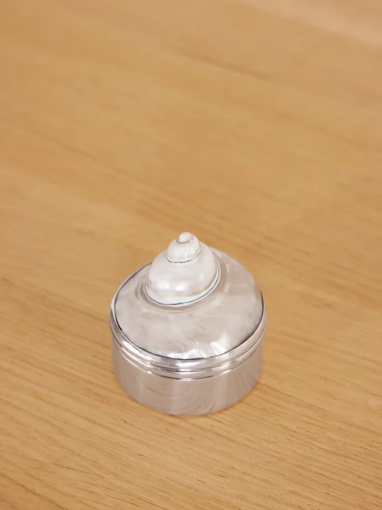 Shell sterling silver and mother-of-pearl jewelry box
