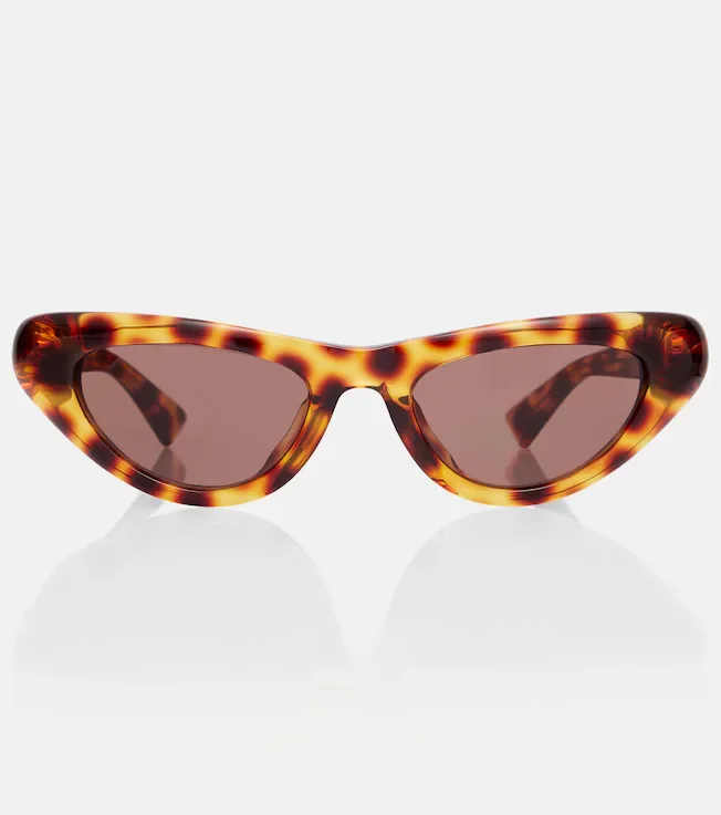 Curvy cat-eye sunglasses