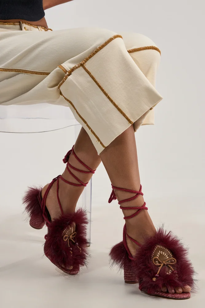 AKIRA GOLD UMIKA BURGUNDY FUR BLCK SANDAL
