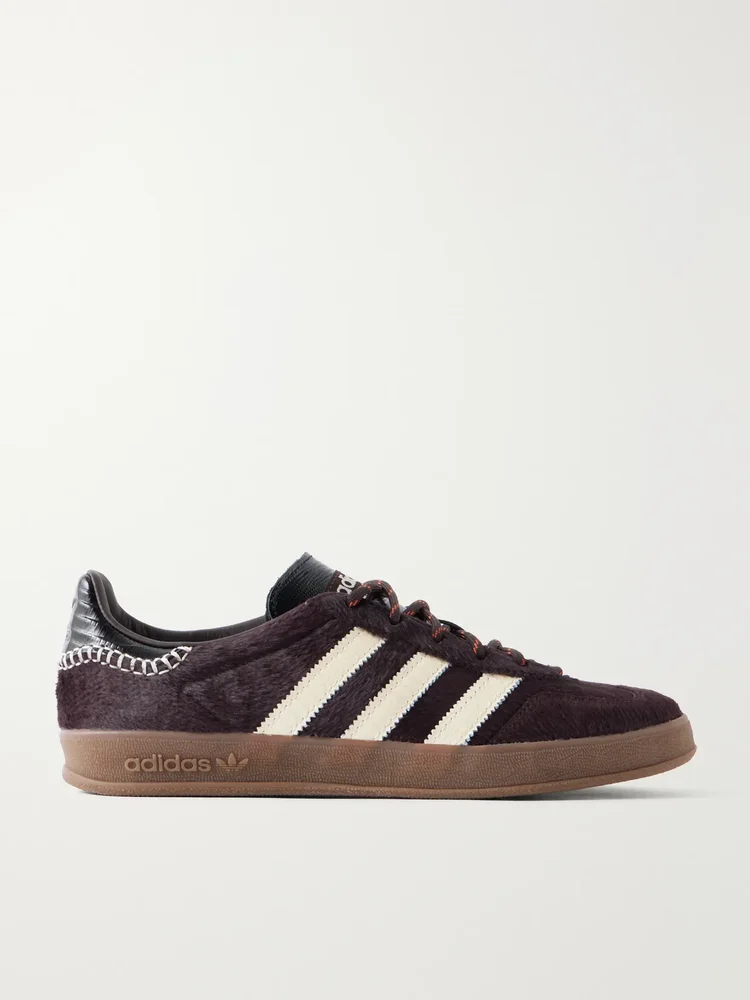 x Wales Bonner Gazelle lizard-effect leather-trimmed pony hair sneakers in Burgundy