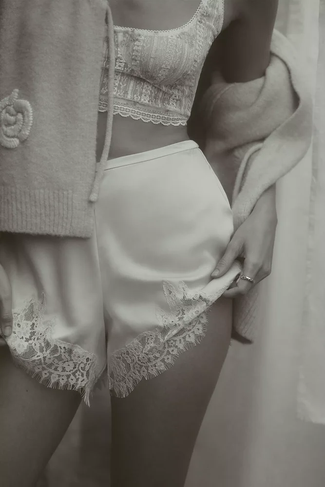thereformation Reformation Fern Satin Lace Shorts