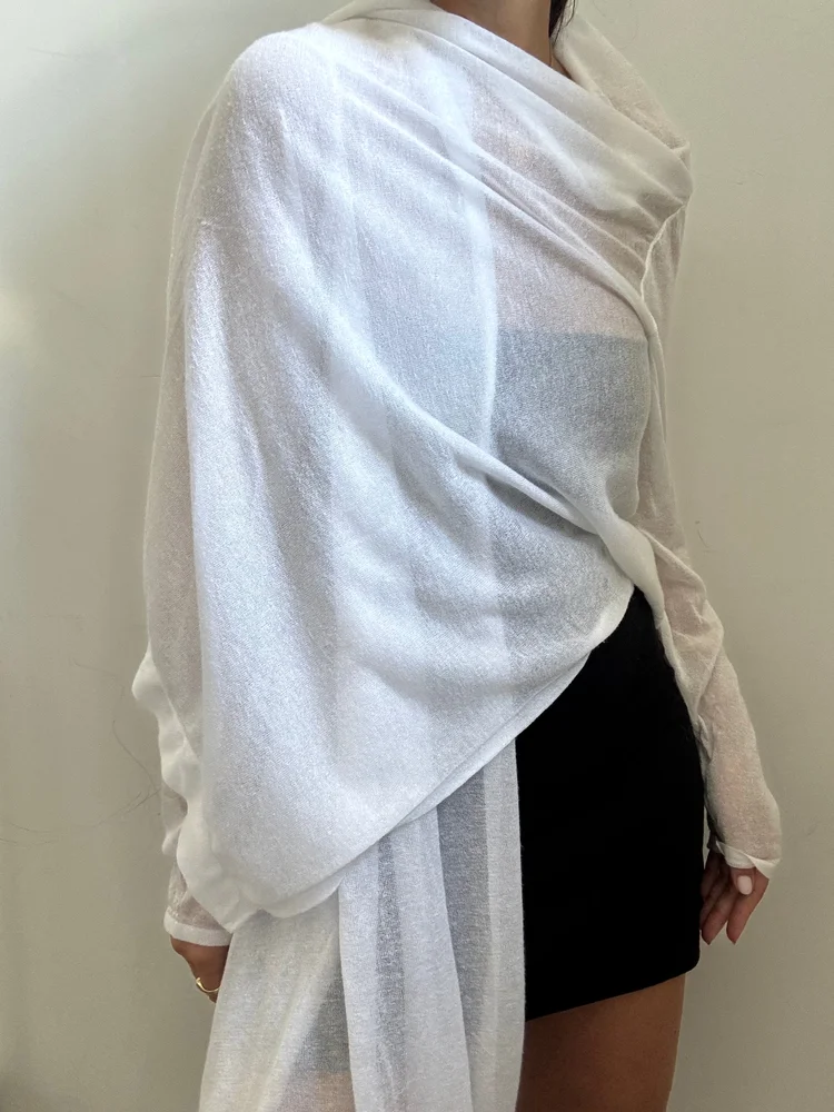 Vintage White Semi Sheer Knit Wrap Size Large
