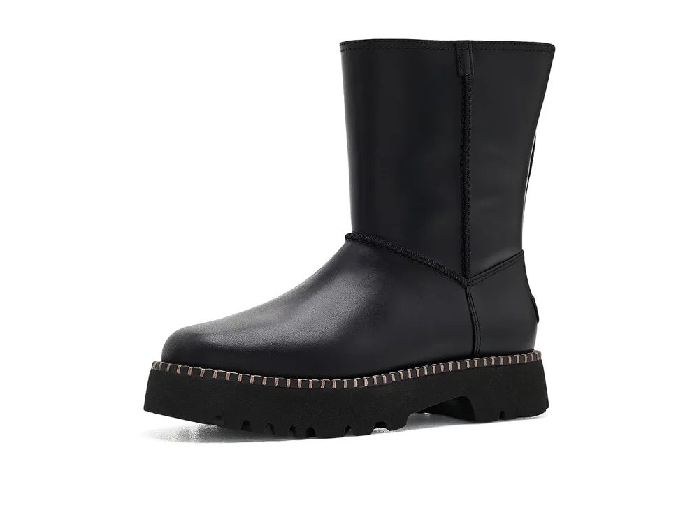 Uptowner Short Boots in Black Leather