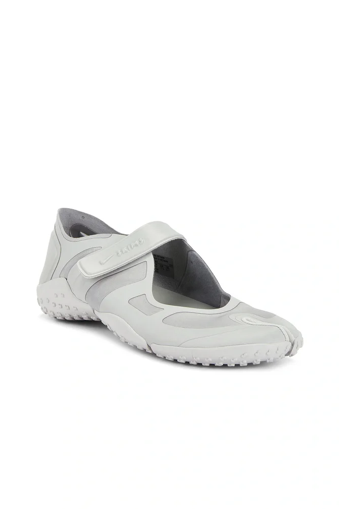 Rift Satin Sneaker