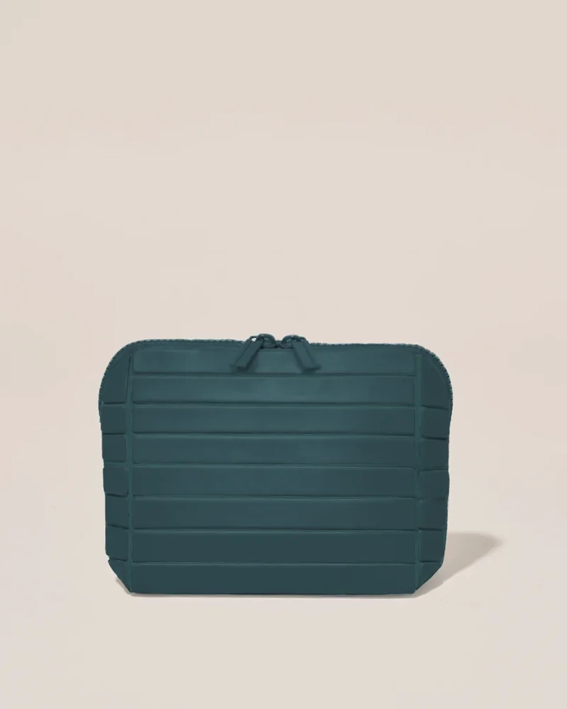 the small spruce traveller