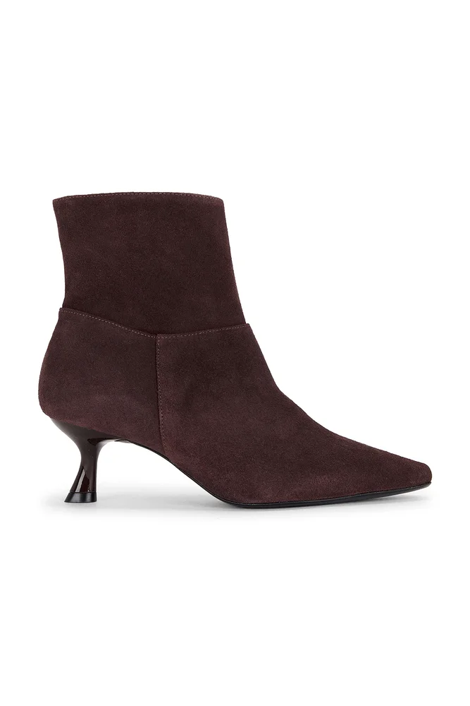 Anora Boot