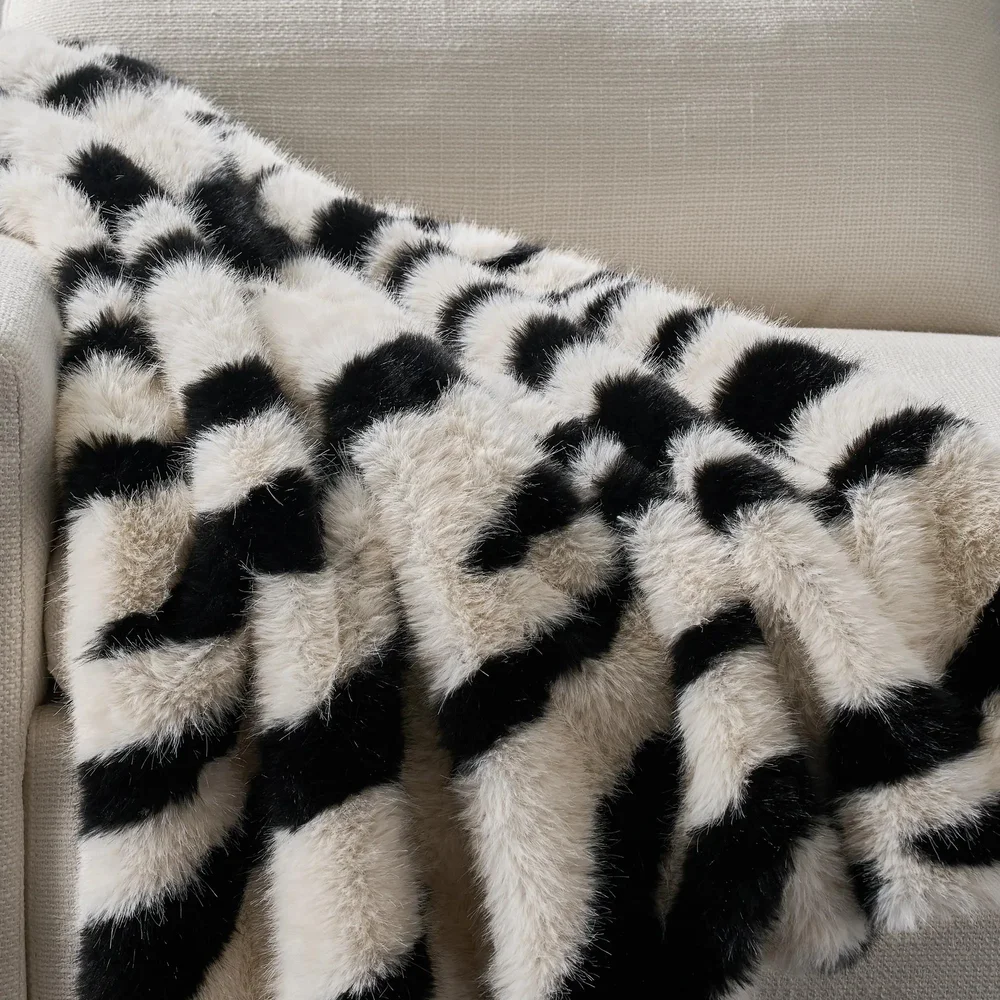 Verano Black/White Faux Fur Throw 50" x 60"