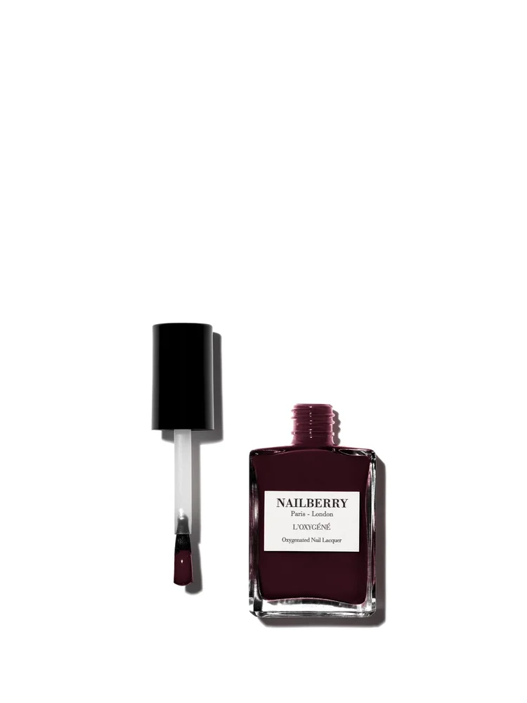 L’Oxygéné Nail Polish in NOIRBERRY