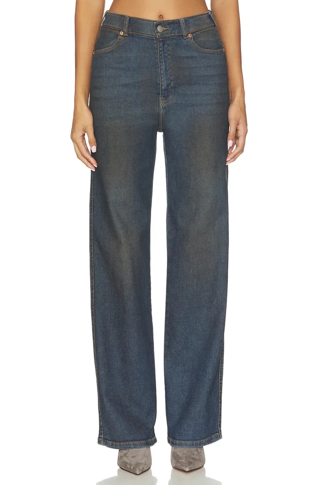 Moxy High Straight Jeans