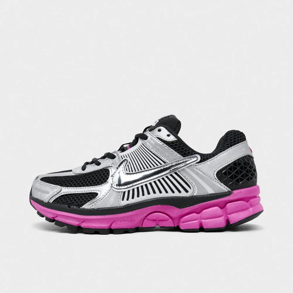 Zoom Vomero 5 Off Noir / Fire Pink / Photon Dust / Metallic Silver