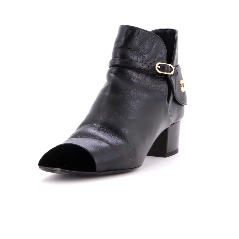 Pre-Owned Women's Logo Cap Toe Short Ankle Boots Leather with Velvet, Size US 7 (IT 37)