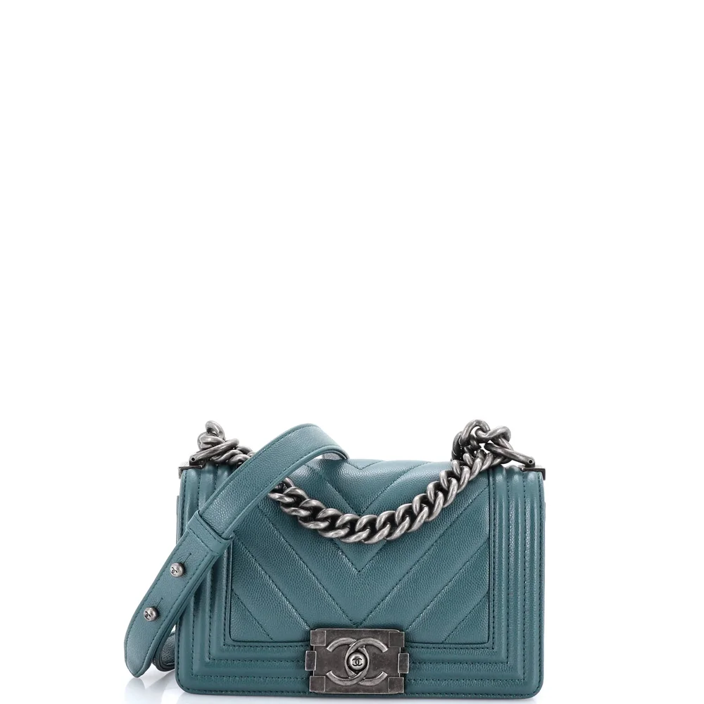 Pre-Owned Chanel Boy Flap Bag Chevron Caviar Small