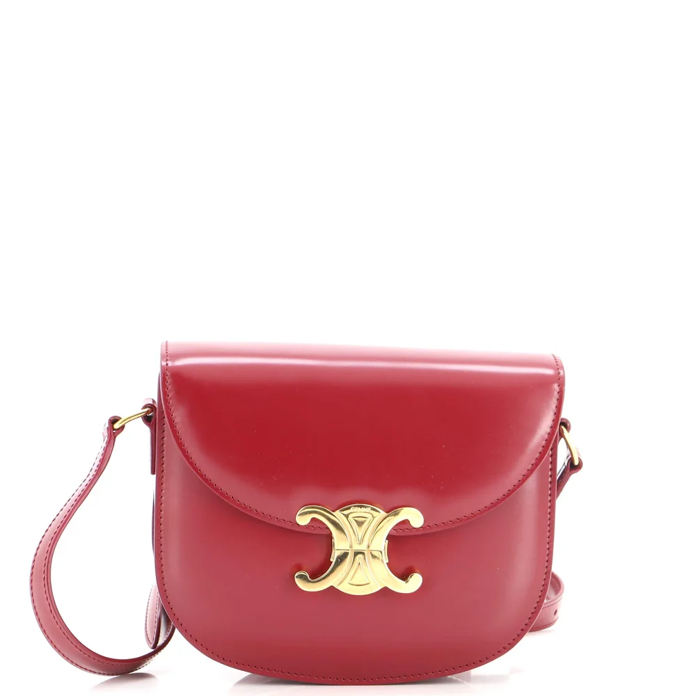 Pre-Owned Triomphe Besace Clea Flap Bag Leather