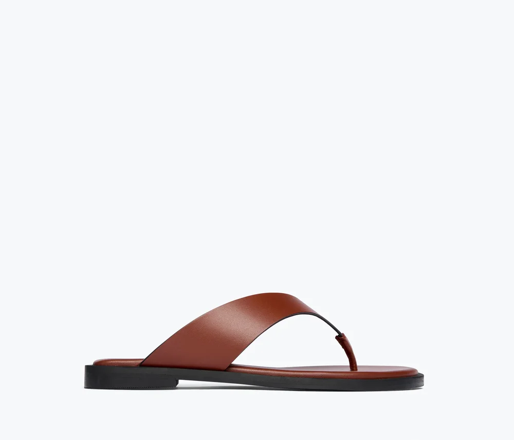 HALLE LEATHER THONG SANDAL