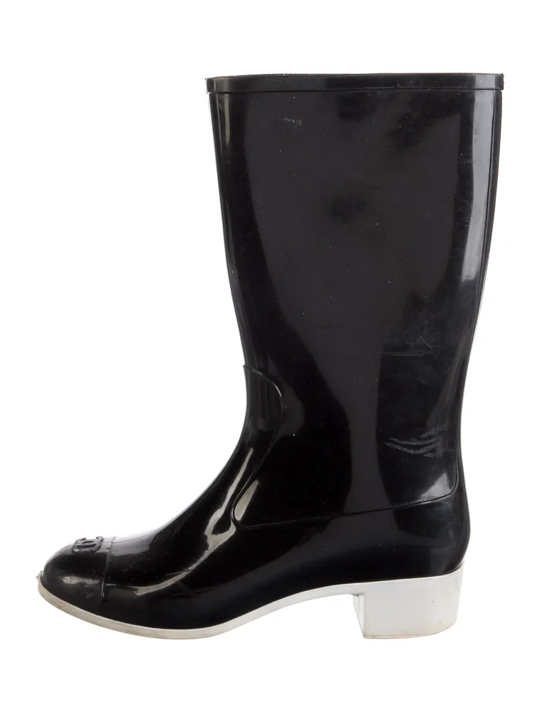 Pre-Owned Black Rubber Interlocking CC Logo Mid-Calf Rain Boots