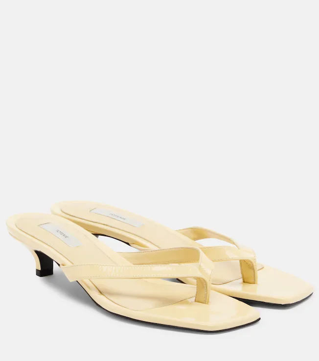 Leather thong sandals