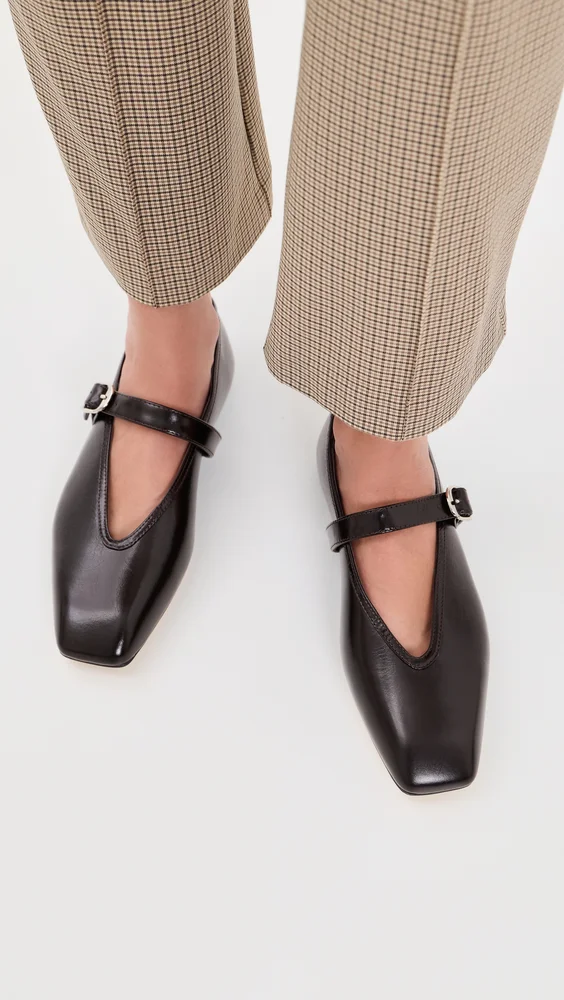 Bobbi Flats