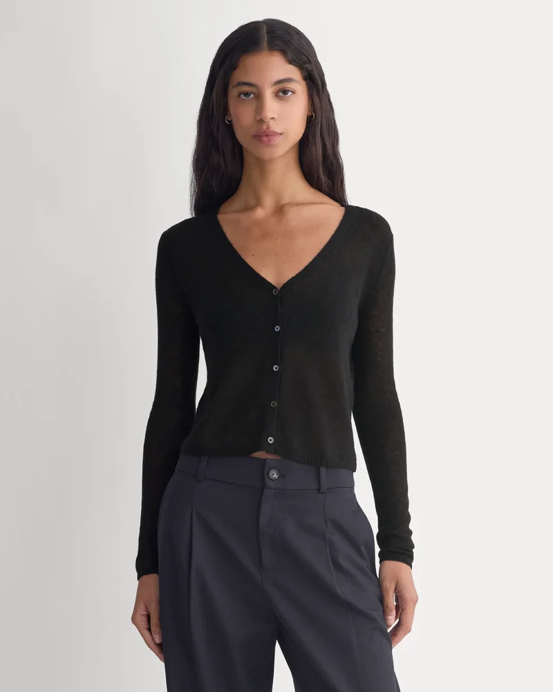 Air Alpaca Wide V Cropped Cardigan | Black