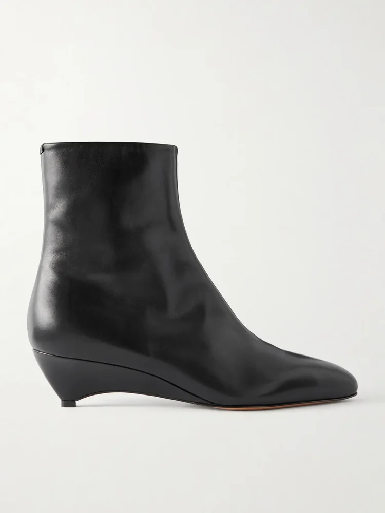 Arc leather ankle boots
