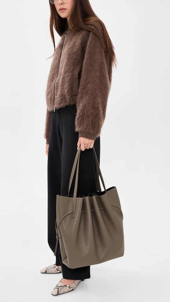 Scallop Tote