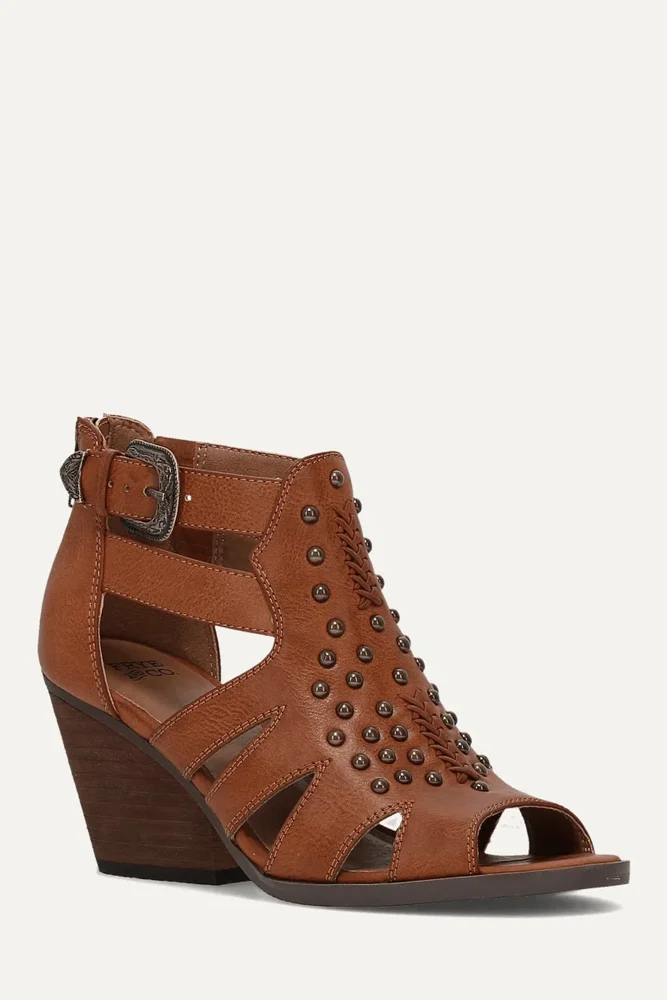 Jolene Stud