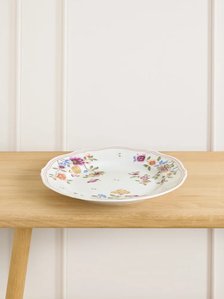 Porcelain dinner plate