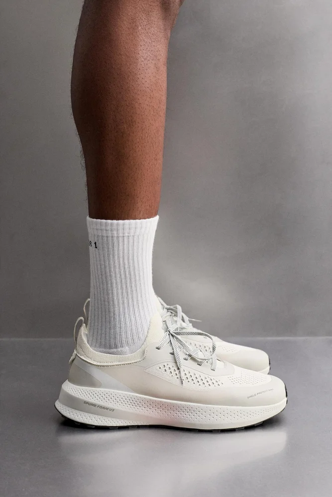 RUNNING SNEAKERS