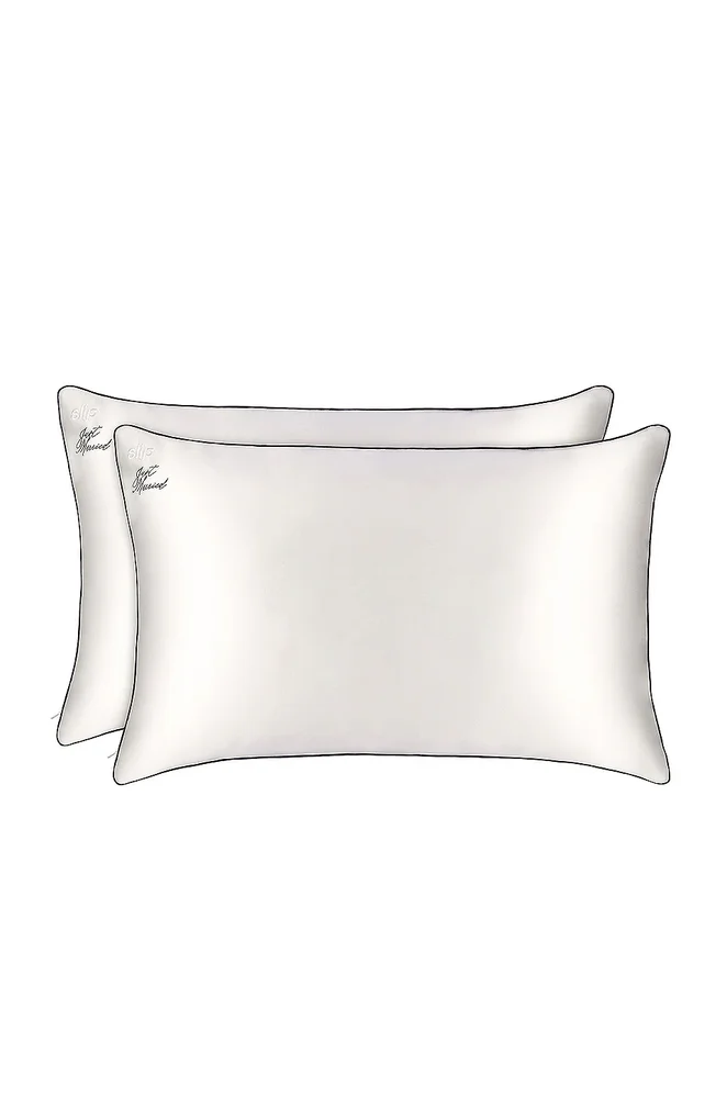 Queen/Standard Just Married Pillowcase Set