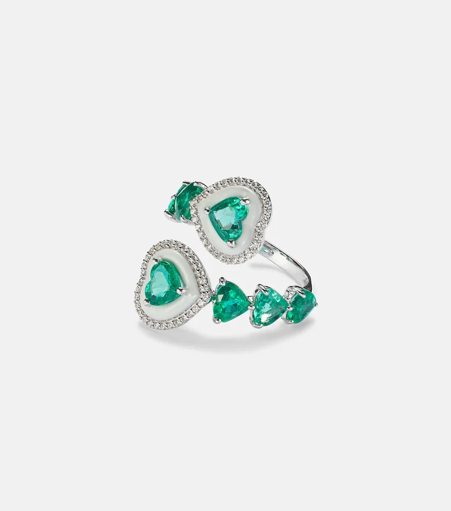 Heart 18kt white gold ring with emeralds and diamonds