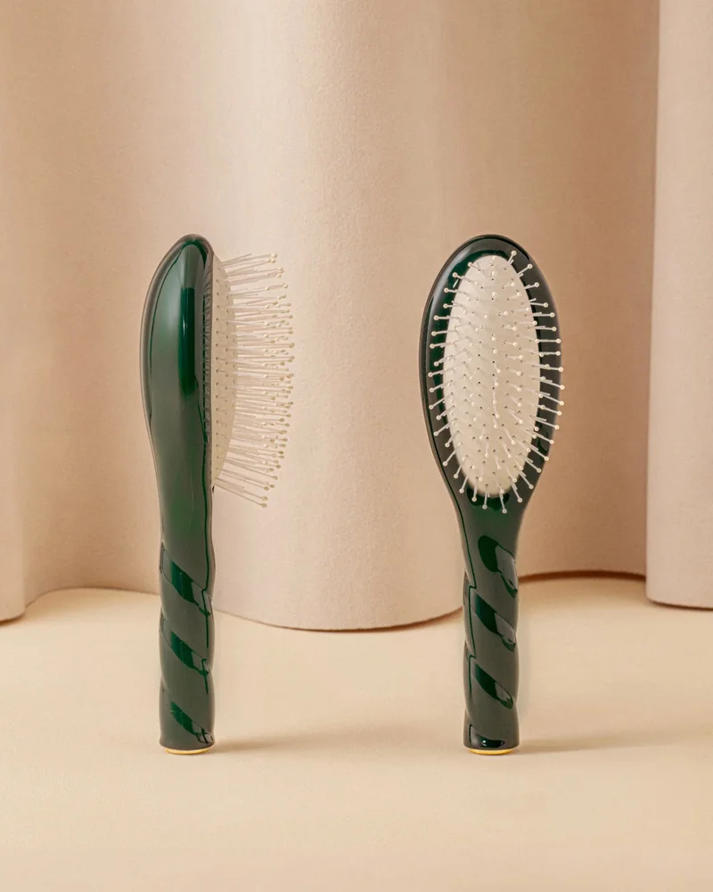 N.04 La Petite Brosse Démêlante & Massante La Miracle Vert Emeraude
