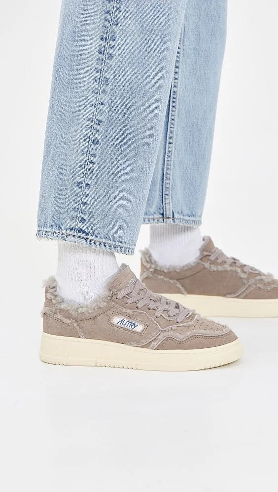 Medalist Low Sneakers (Taupe)
