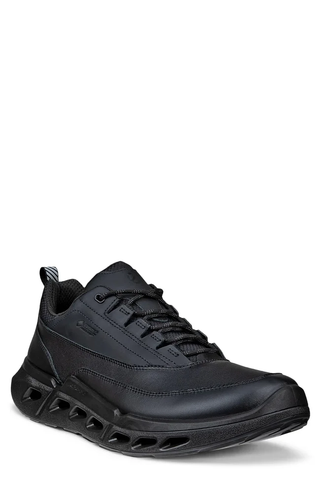 Biom 720 Low Top Waterproof Sneaker