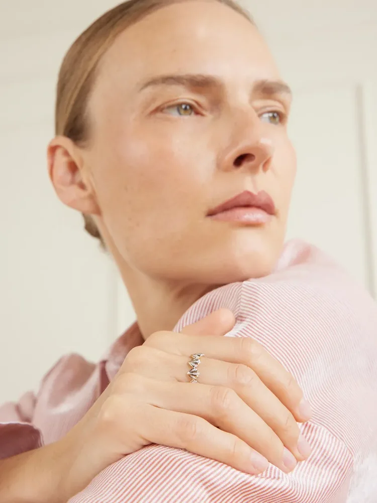 YVONNE LÉON 18-karat gold diamond ring