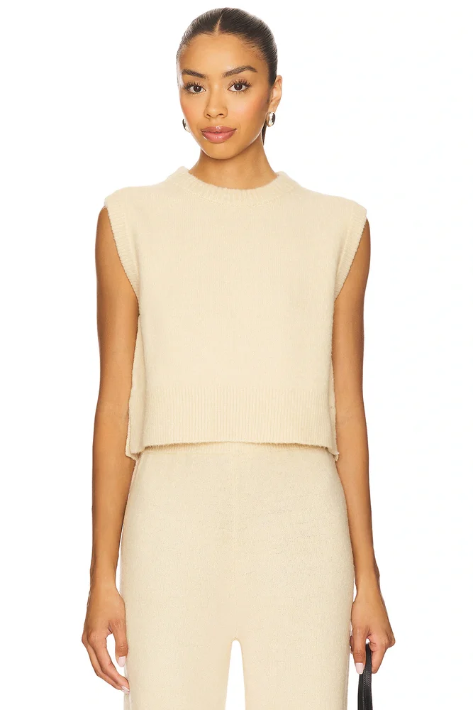 Pilar Vest