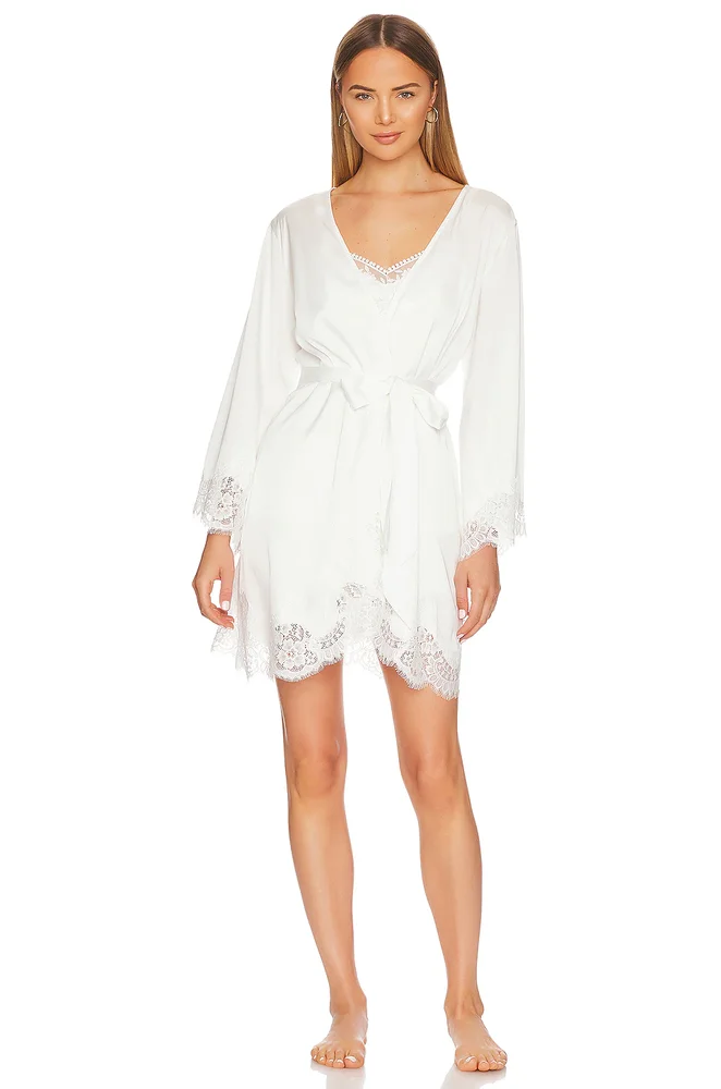 Sian Short Lace Robe