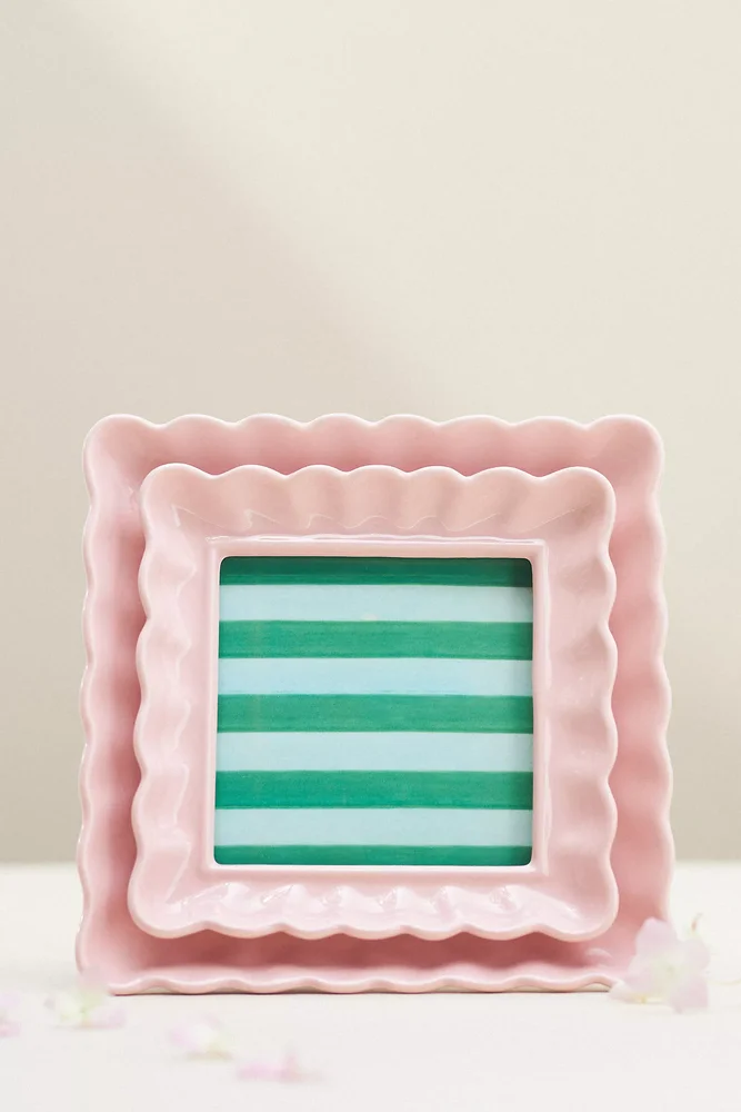 Scalloped Stoneware Picture Frame