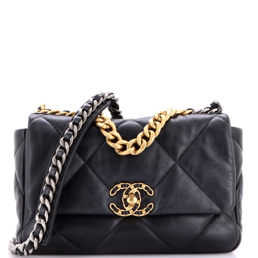 Pre-Owned 19 Flap Bag Quilted Stitched Lambskin Medium
