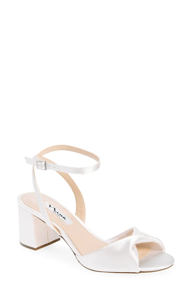 Nigella Sandal