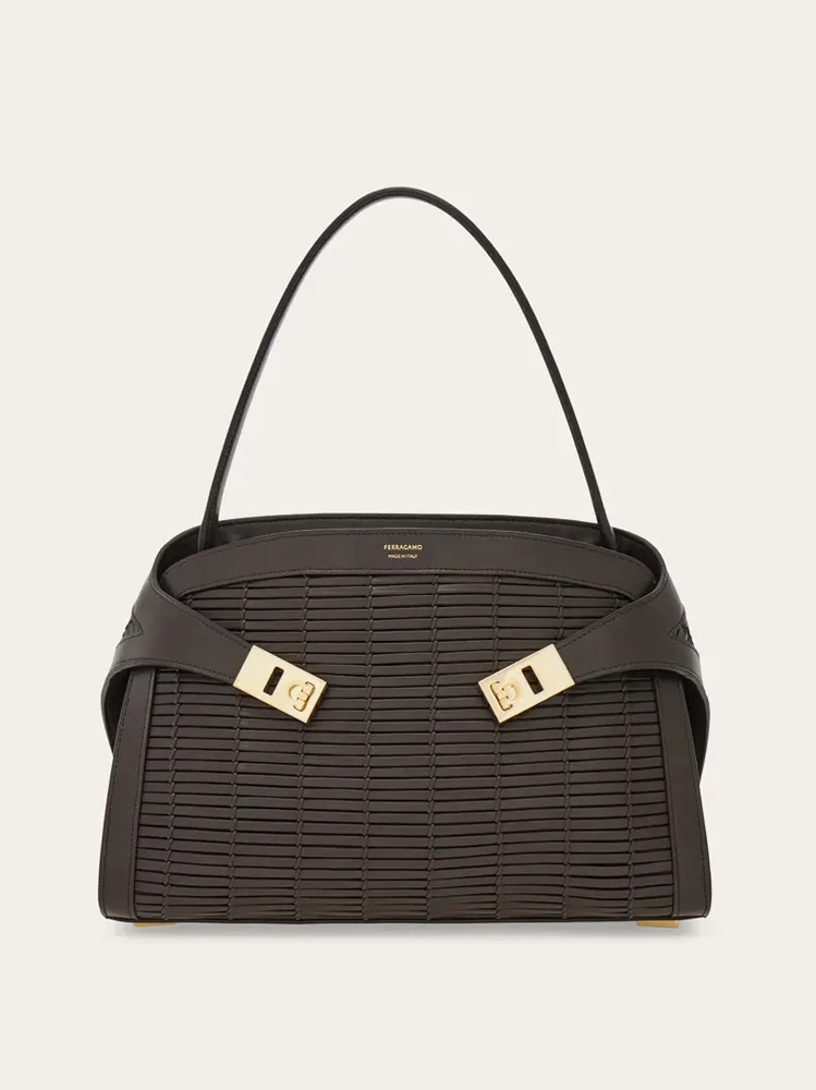Hug Soft Shoulder Bag (M)