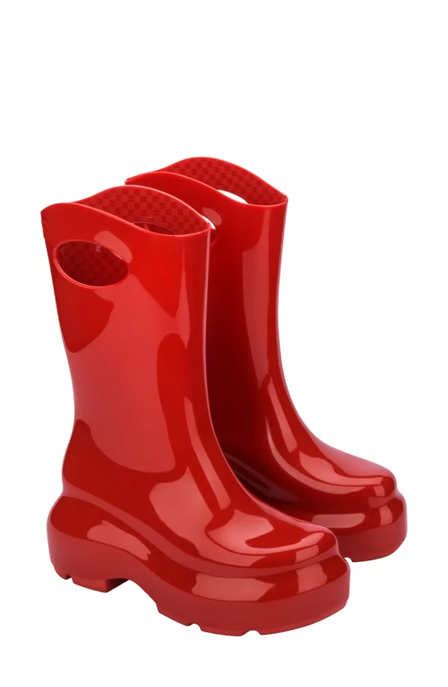 Ultra Boot in Red